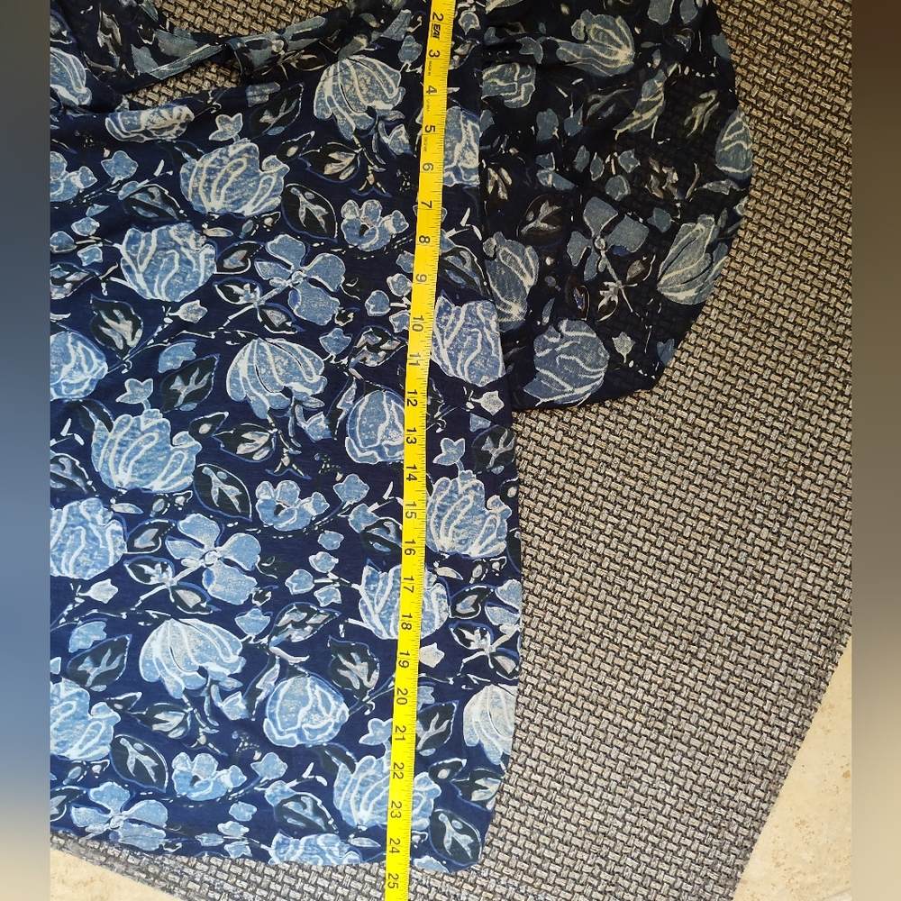 Lucky Brand Blue and White Flutter Sleeve Blouse With Back Cutout - Picture 10 of 10